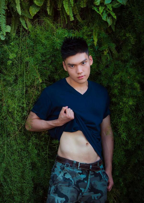 PHOTO-SET-BLUE-MAN-64---A-ZHEN-ONE-YEAR-LATER